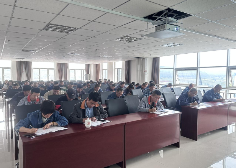 廉當(dāng)&ldquo;鐮&rdquo;可以除雜念   欲為&ldquo;獄&rdquo;勢必積災(zāi)難 &mdash;&mdash;集團紀(jì)委書記為物產(chǎn)工投公司黨員干部、關(guān)鍵人員 授主題教育廉政專題黨課