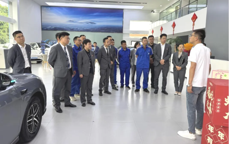 汽貿(mào)公司黨支部開展&ldquo;走出去、學(xué)進(jìn)來，改作風(fēng)、促發(fā)展&rdquo;貫徹中央八項(xiàng)規(guī)定精神學(xué)習(xí)教育走深走實(shí)主題黨日活動(dòng)