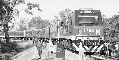 搭中國快車，促非洲發(fā)展